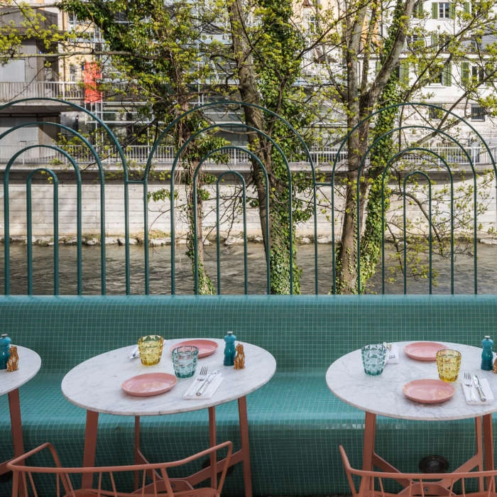  Tables of the bar with a view of the river